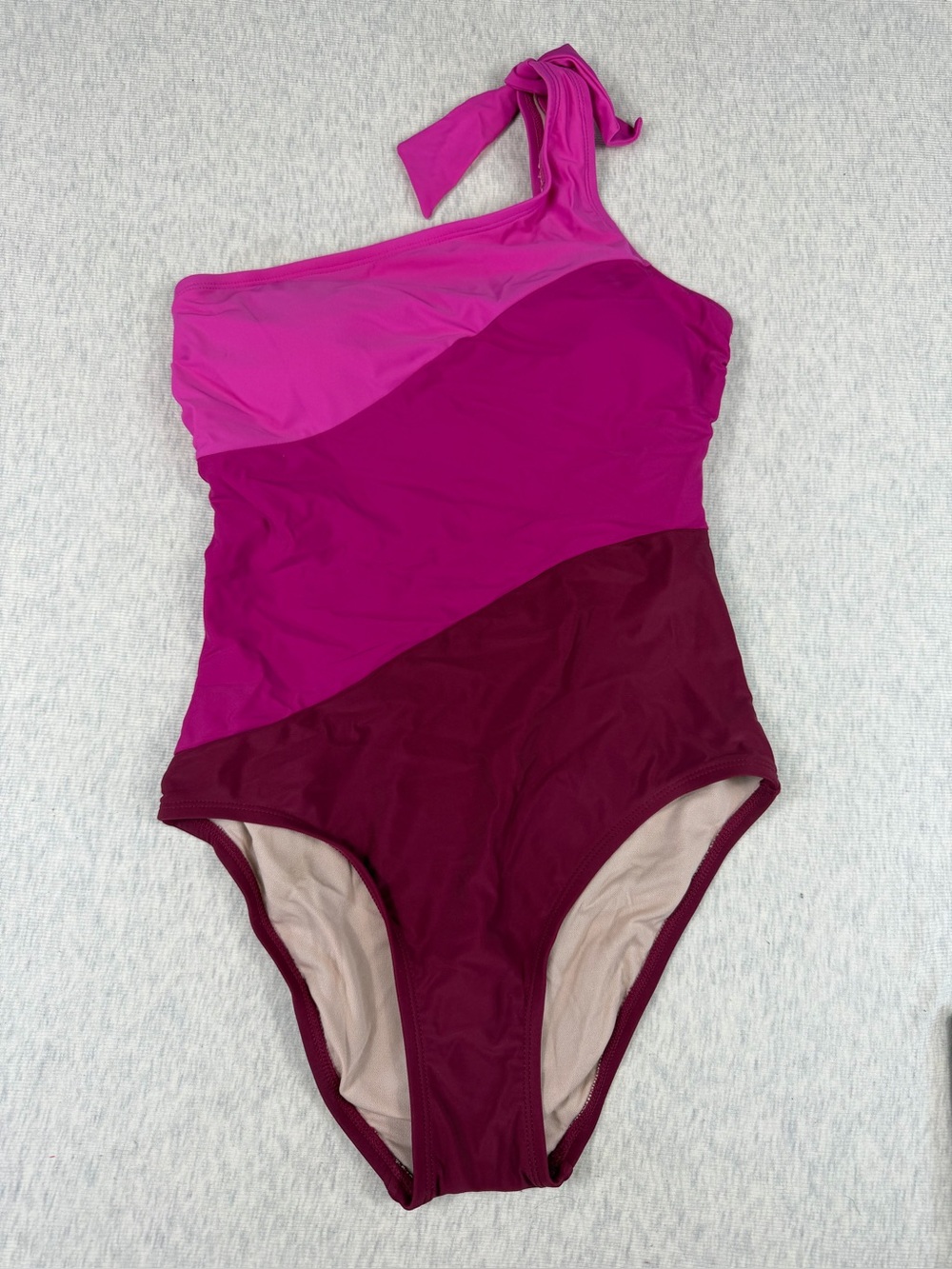 Aqua Couture One Shoulder Colorblock One Piece Swimsuit Size S NWOT Liner Intact